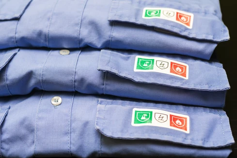 Pran&iacute; pracovn&iacute;ch oděvů pro průmyslov&eacute; podniky v Třeb&iacute;či, Znojmě a okol&iacute;. Evidence, značen&iacute; a kontrola textilu bez ztr&aacute;t a z&aacute;měn.